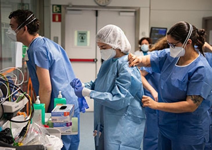 Đã có gần 20 ngàn nhân viên y tế Tây Ban Nha bị nhiễm virus Corona mới (Ảnh: Guancha).