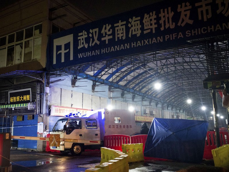 Chợ thủy sản Hoa Nam ở Vũ Hán - nơi được cho là điểm bùng phát dịch đầu tiên (Ảnh: AFP). Chợ thủy sản Hoa Nam ở Vũ Hán - nơi được cho là điểm bùng phát dịch đầu tiên (Ảnh: AFP).