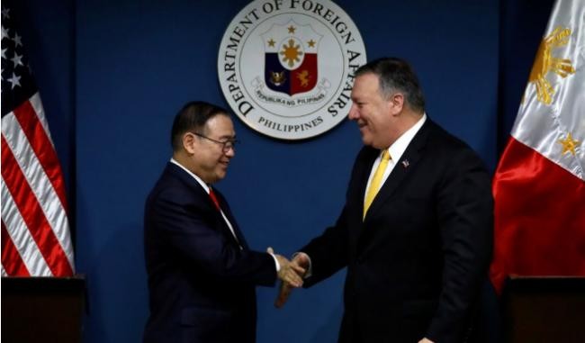Ngoại trưởng Mỹ Mike Pompeo và Ngoại trưởng Philippines Teodoro Locsin (Ảnh: Creaders). Ngoại trưởng Mỹ Mike Pompeo và Ngoại trưởng Philippines Teodoro Locsin (Ảnh: Creaders).