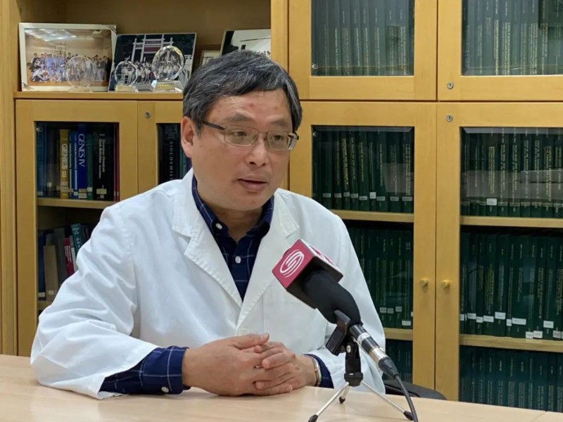 Giáo sư Kim Đông Nhạn: vì đây cũng là chợ nông sản, nên mọi người đều nghĩ đến chợ hải sản Hoa Nam ở Vũ Hán và lo lắng về việc liệu đây có phải là sự tái diễn của Vũ Hán (Ảnh: HK01). Giáo sư Kim Đông Nhạn: vì đây cũng là chợ nông sản, nên mọi người đều nghĩ đến chợ hải sản Hoa Nam ở Vũ Hán và lo lắng về việc liệu đây có phải là sự tái diễn của Vũ Hán (Ảnh: HK01).