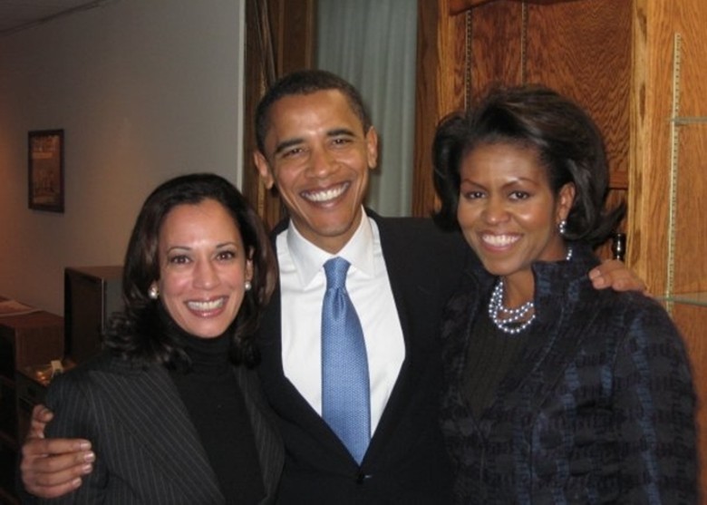 Bà Kamala Harris nhận được sự ủng hộ của giới tài phiết j Phố Uôn và cựu Tổng thống Barak Obama (Ảnh: AP).