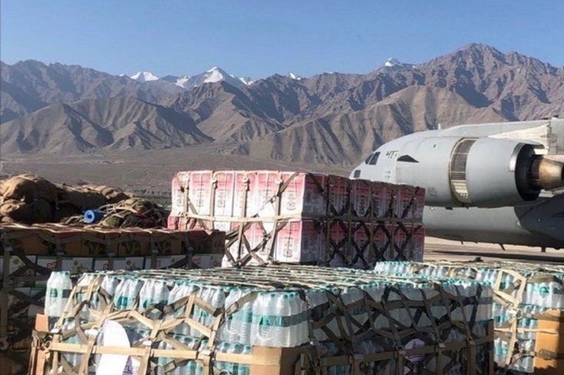 Quân đội Ấn Độ sử dụng máy bay vận tải C-17 vận chuyển vật tư, nhu yếu phẩm tới sân bay ở tuyến trước (Ảnh: Weibo Nanhaijulang). Quân đội Ấn Độ sử dụng máy bay vận tải C-17 vận chuyển vật tư, nhu yếu phẩm tới sân bay ở tuyến trước (Ảnh: Weibo Nanhaijulang).