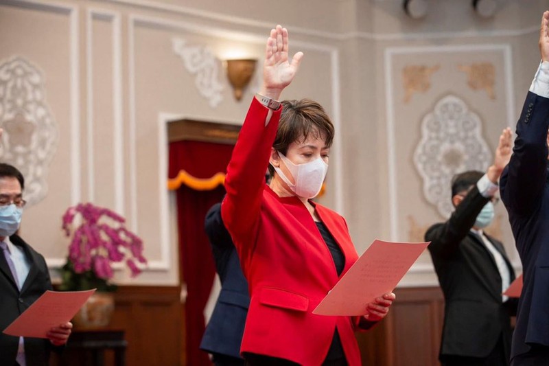 Bà Tiêu Mỹ Cầm tuyên thệ nhậm chức Đại diện Đài Loan tại Mỹ hôm 22/7 (Ảnh: Đa Chiều). Bà Tiêu Mỹ Cầm tuyên thệ nhậm chức Đại diện Đài Loan tại Mỹ hôm 22/7 (Ảnh: Đa Chiều).