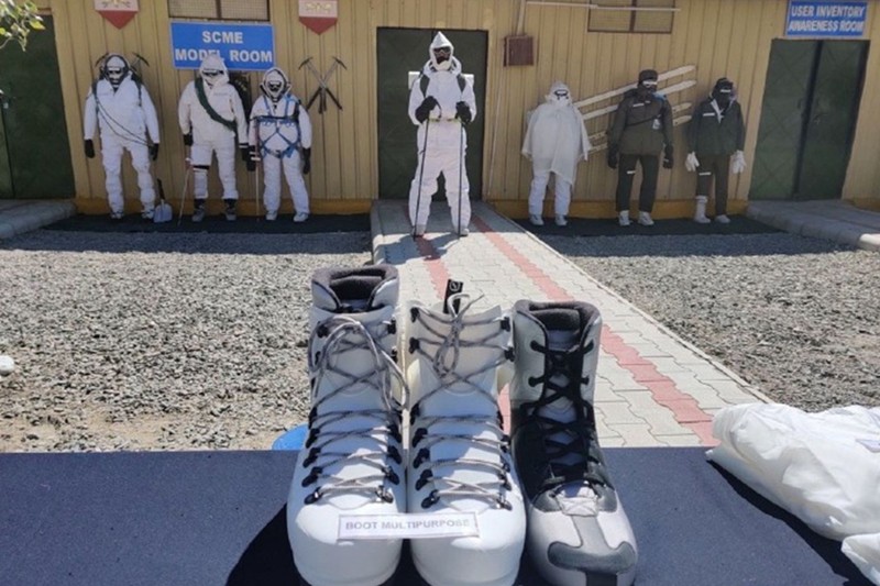 Quần áo, trang phục dùng cho mùa Đông của quân đội Ấn Độ hoạt động trên vùng biên giới có độ cao lớn (Ảnh: India Today).