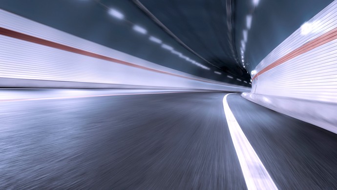 Bên trong đường hầm Atal dài 9.2km trên độ cao hơn 3000 mét vừa khánh thành (Ảnh: Sohu).