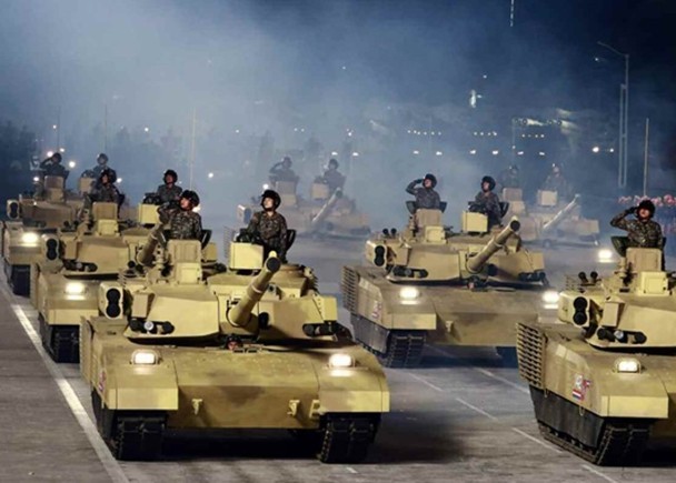 Xe tăng kiểu mới lần đầu xuất hiện (Ảnh:Dongfang). Xe tăng kiểu mới lần đầu xuất hiện (Ảnh:Dongfang).