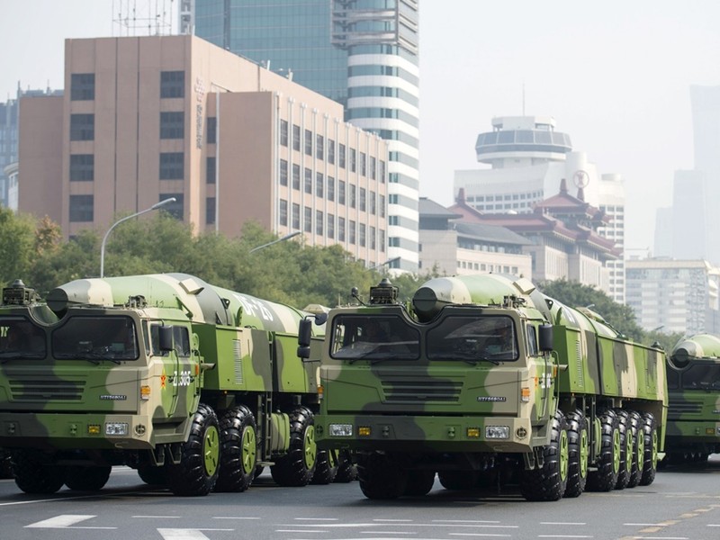 Tên lửa tầm trung DF-26 gần đây cũng được PLA phóng thử ra Biển Đông (Ảnh: Tân Hoa xã) Tên lửa tầm trung DF-26 gần đây cũng được PLA phóng thử ra Biển Đông (Ảnh: Tân Hoa xã)