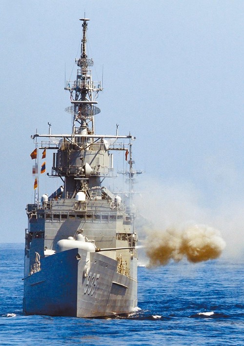 Hôm 6/11, Mỹ lại bán tiếp số lượng lớn đạn dược cho Đài Loan dùng cho các tàu thuyền hải quân trong 9 năm (Ảnh: news.xmnn).