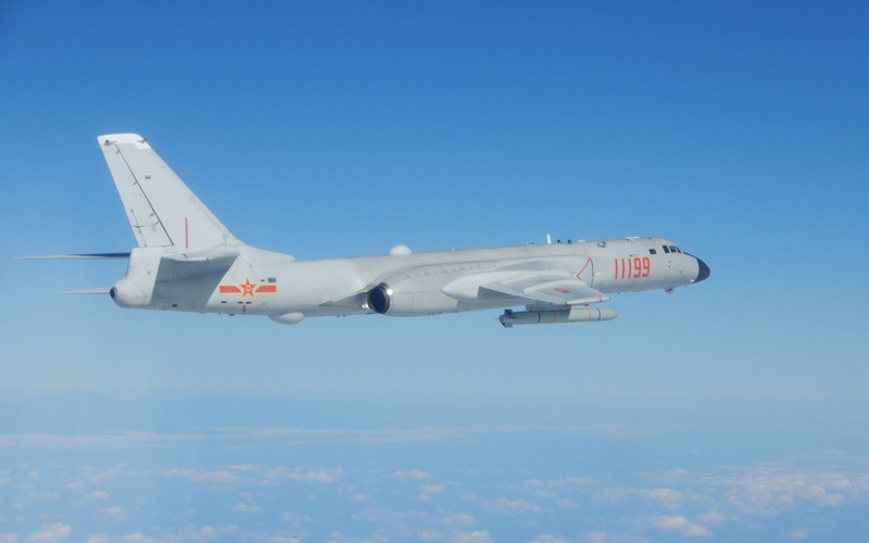 Ngày 4/12, cơ quan quốc phòng Đài Loan tiết lộ, máy bay quân sự Trung Quốc đã bay quanh đảo chính Đài Loan trong 8 ngày liền (Ảnh: Dwnews).