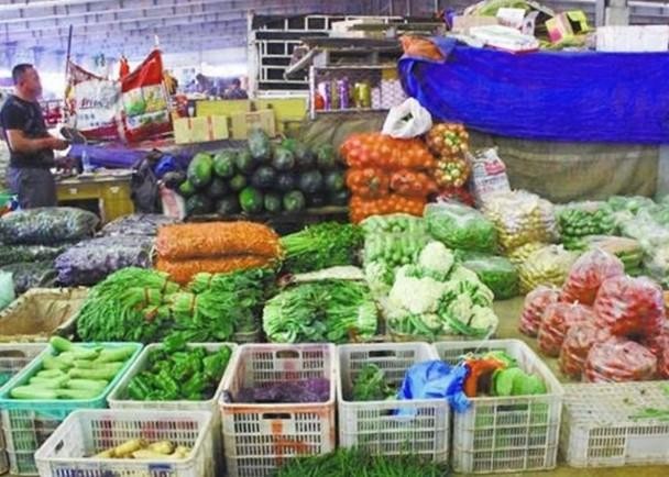 Giá rau củ quả ở Bắc Kinh đều tăng vọt do ảnh hưởng dịch bệnh (Ảnh: Dongfang).