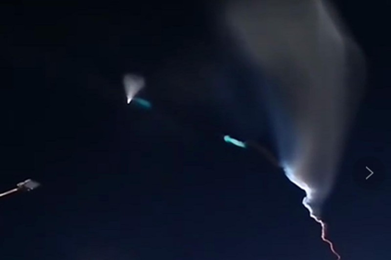 Hình ảnh vụ phóng trên bầu trời (Ảnh: Dwnews).