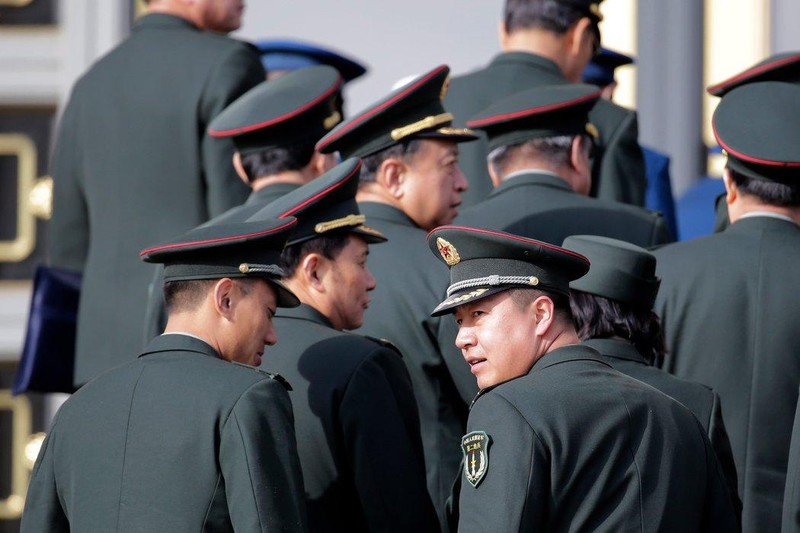 Việc các sĩ quan chỉ huy không được luân chuyển ra ngoài các chiến khu bị coi là một điểm yếu ảnh hưởng đến sức mạnh của PLA (Ảnh: Reuters).