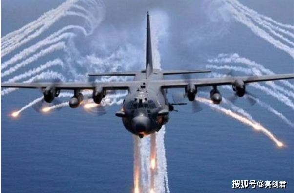 Mỹ sẽ điều "Pháo hạm trên không" AC-130 tới Vịnh Ba Tư để hỗ trợ tàu sân bay đối phó các xuồng cao tốc Iran (Ảnh: Newtoday).