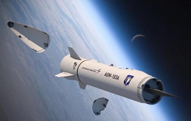 Tên lửa AGM-183 khi đang trở thành tàu lượn ở giai đoạn cuối (Ảnh: 163.com)