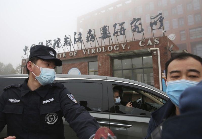 Nhiều nhà khoa học vẫn nghi ngờ SARS-CoV-2 rò rỉ từ Viện nghiên cứu virus Vũ Hán (Ảnh: AP).