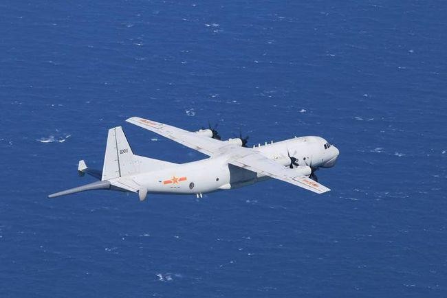 Mày bay trinh sát Y-8 của PLA thường xuyên tiếp cận không phận Đài Loan (Ảnh: Đông Phương).