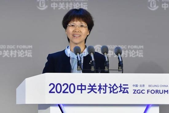 Bà Thạch Chính Lệ được Trung Quốc coi là người hùng chống virus (Ảnh: Sina).