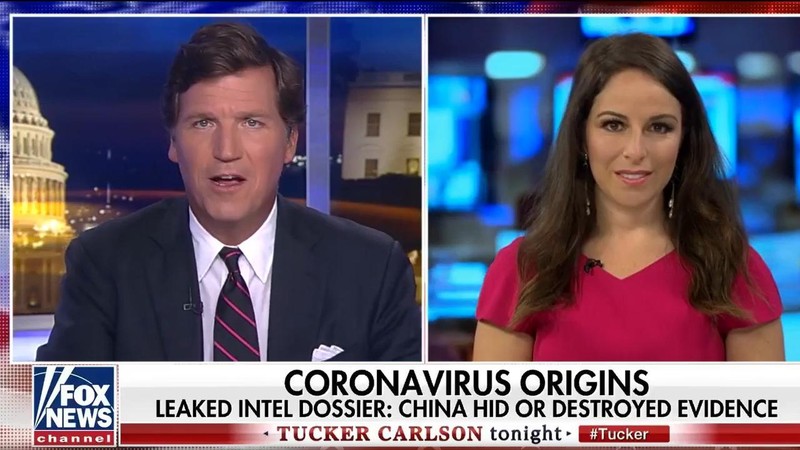 Bà Sharri Markson và Tucker Carlson trên đài Foxnews.