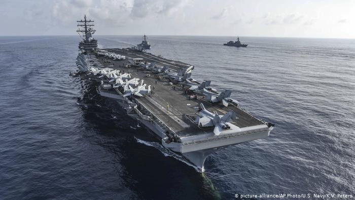 Tàu sân bay USS Ronald Reagan đang tập trận trên Biển Đông (Ảnh: AP).