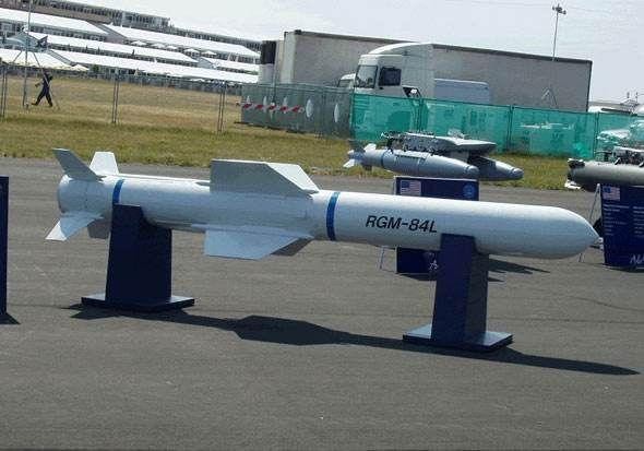 Đạn tên lửa Harpooon RGM-84L nằm trong số nhiều lô tên lửa được giao lần này (Ảnh: Đông Phương).