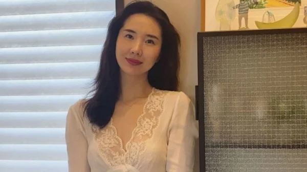 Đổng Dương, con gái Đổng Kinh Vĩ (Ảnh: Vision Times).