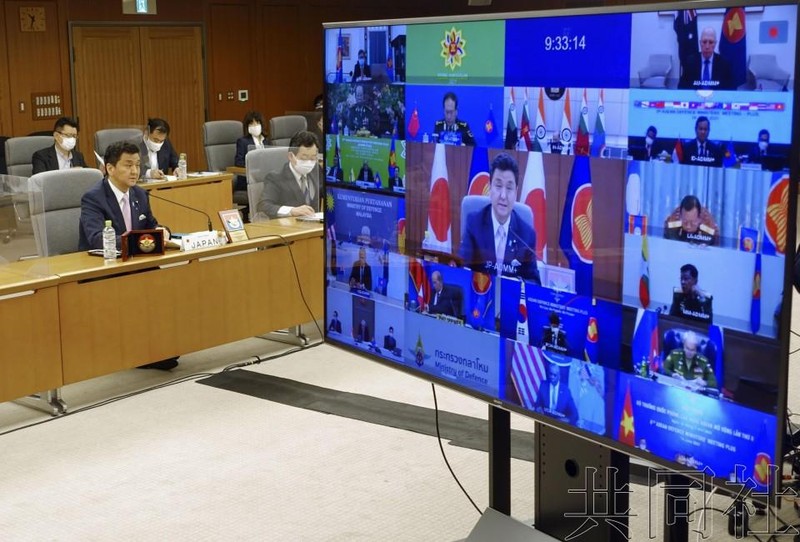 Bộ trưởng Quốc phòng Nhật Nobuo Kishi phát biểu, chỉ trích mạnh mẽ Trung Quốc trong các vấn đề Biển Đông, biển Hoa Đông và eo biển Đài Loan (Ảnh: Kyodo)