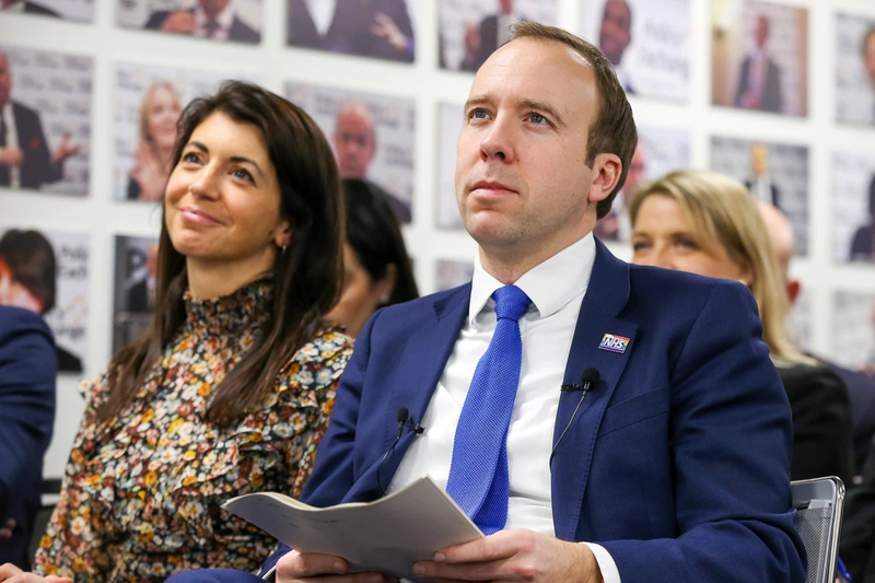 Ông Matt Hancock và nữ trợ lý Gina Coladangelo (Ảnh: The Sun). Ông Matt Hancock và nữ trợ lý Gina Coladangelo (Ảnh: The Sun).