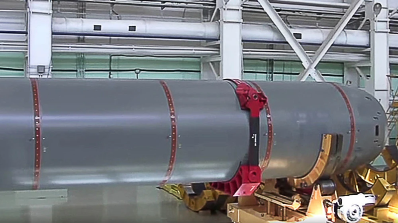 Ngư lôi hạt nhân Poseidon, thực chất là tàu ngầm không người lái nhỏ được Belgorod mang theo (Ảnh: sunnews).