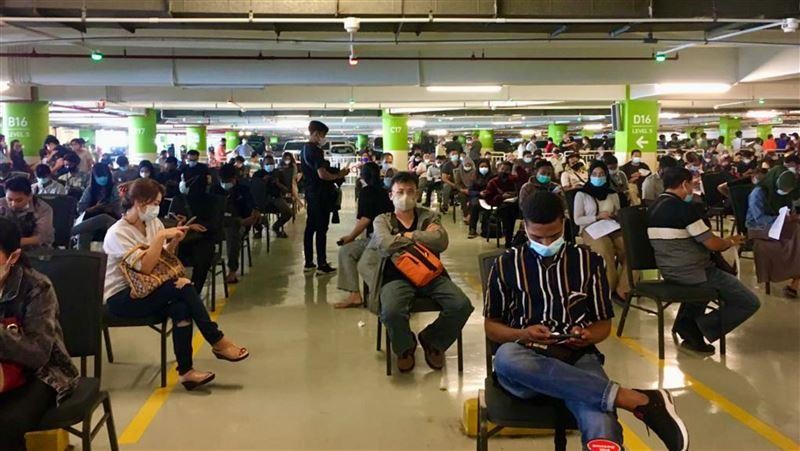 TRong số 31 quốc gia có số ca bệnh nhiều nhất thế giới, tỷ lệ xét nghiệm sàng lọc ở Indonesia xếp thứ 3 từ dưới lên (Ảnh: CNA). TRong số 31 quốc gia có số ca bệnh nhiều nhất thế giới, tỷ lệ xét nghiệm sàng lọc ở Indonesia xếp thứ 3 từ dưới lên (Ảnh: CNA).