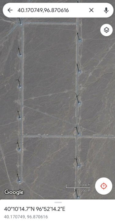 Sau khi phóng đại các điểm tọa độ, cư dân mạng nước ngoài đã thấy rõ hình ảnh các turbin gió (Ảnh: TTTK).