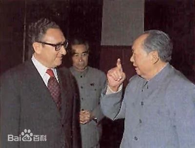 Ông Mao Trạch Đông tiếp ông Kissinger năm 1972 (Ảnh: baidu).