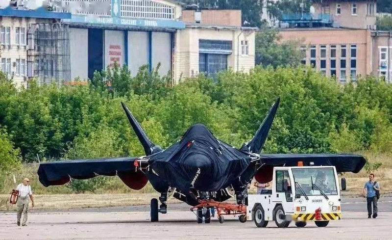 Ảnh chụp chính diện chiếc máy bay (Ảnh: Sohu).