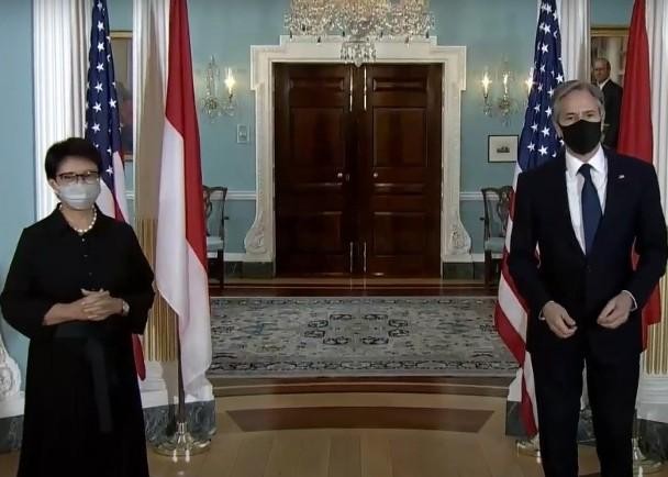 Ngoại trưởng Mỹ Antony Blinken và Bộ trưởng Ngoại giao Indonesia Retno Marsudi gặp nhau tại Nhà Trắng hôm 3/8 (Ảnh: Đông Phương).
