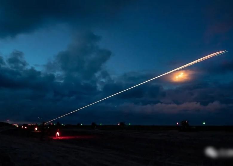 Tập bắn mục tiêu tên lửa hành trình trong đêm (Ảnh: Đông Phương).