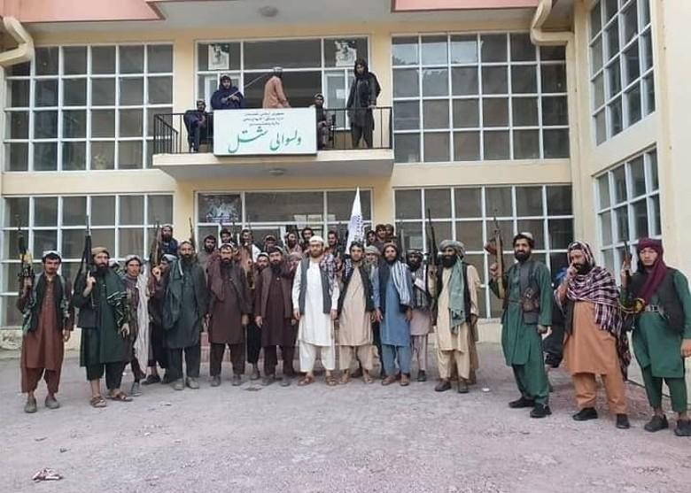 Binh lính Taliban đã chiếm giữ Bazzrak ở trung tâm Panjshir (Ảnh: Đông Phương).