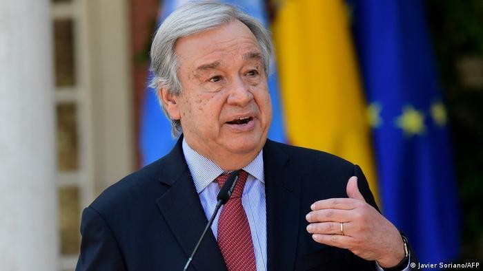 Tổng thư ký Liên Hợp Quốc đang xúc tiến kế hoạch toàn cầu với mục tiêu tiêm chủng cho 70% dân số thế giới trong nửa đầu năm tới (Ảnh: AFP).