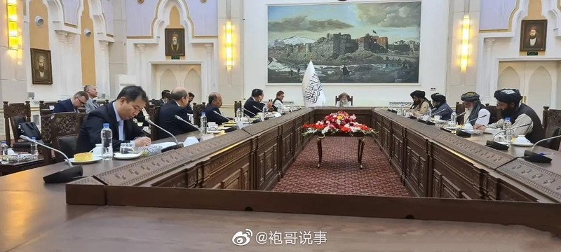 Cuộc gặp giữa các quan chức Taliban với các đặc phái viên Trung Quốc, Nga, Pakistan (Ảnh: Weibo). Cuộc gặp giữa các quan chức Taliban với các đặc phái viên Trung Quốc, Nga, Pakistan (Ảnh: Weibo).
