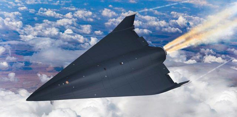 UAV siêu thanh WZ-8 (Ảnh: Dwnews).