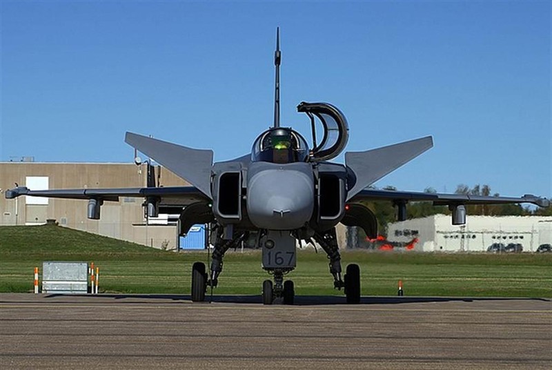 JAS-39 Gripen nhìn từ phía trước (Ảnh: Chinatimes). JAS-39 Gripen nhìn từ phía trước (Ảnh: Chinatimes).