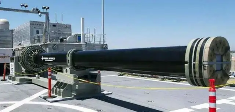 Pháo điện từ có kích cỡ rất lớn (Ảnh: Sina).