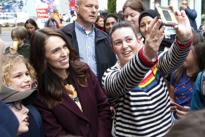 Thủ tướng Jacinda Ardern rất được lòng dân chúng New Zealand (Ảnh: Theuaustralian). Thủ tướng Jacinda Ardern rất được lòng dân chúng New Zealand (Ảnh: Theuaustralian).