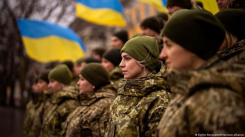 Dân chúng Ukraine biểu tình ở Kiev trong "Ngày đoàn kết" 16/2 (Ảnh: Deutsche Welle).