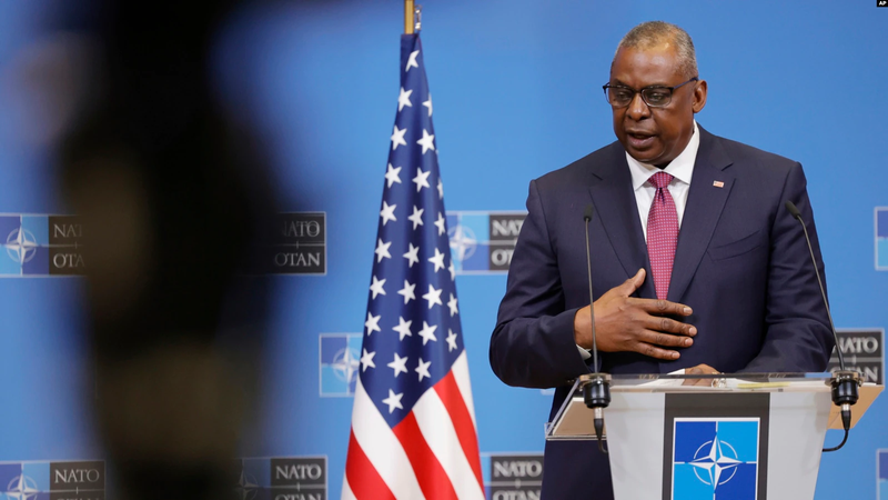 Bộ trưởng Quốc phòng Mỹ Austin phát biểu tại Hội nghị các Bộ trưởng Quốc phòng NATO hôm 17/2 (Ảnh: AP).