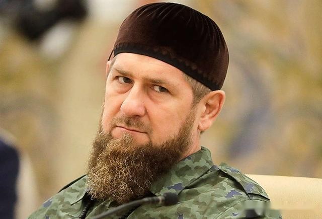 Nhà lãnh đạo Chechnya Ramzan Kadyrov quyết định đưa quân đội tới Ukraine tham gia chiến đấu bên cạnh quân Nga (Ảnh: Sohu). Nhà lãnh đạo Chechnya Ramzan Kadyrov quyết định đưa quân đội tới Ukraine tham gia chiến đấu bên cạnh quân Nga (Ảnh: Sohu).