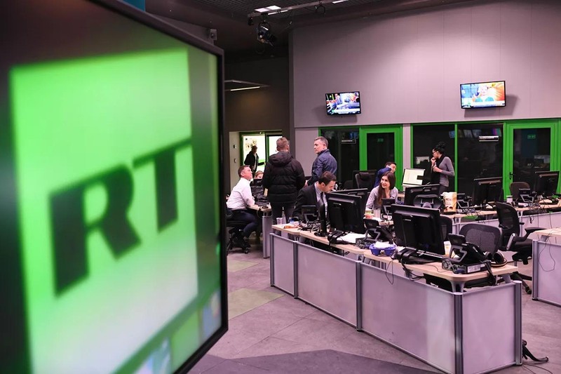 Trang web của đài truyền hình Nga RT bị nhóm Anonymous tấn công (Ảnh: Sputnik). Trang web của đài truyền hình Nga RT bị nhóm Anonymous tấn công (Ảnh: Sputnik).