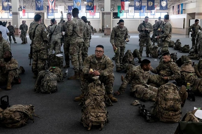 Các "lính tình nguyện" Mỹ đang chờ chuẩn bị lên đường tới Ukraine (Ảnh: Reuters).