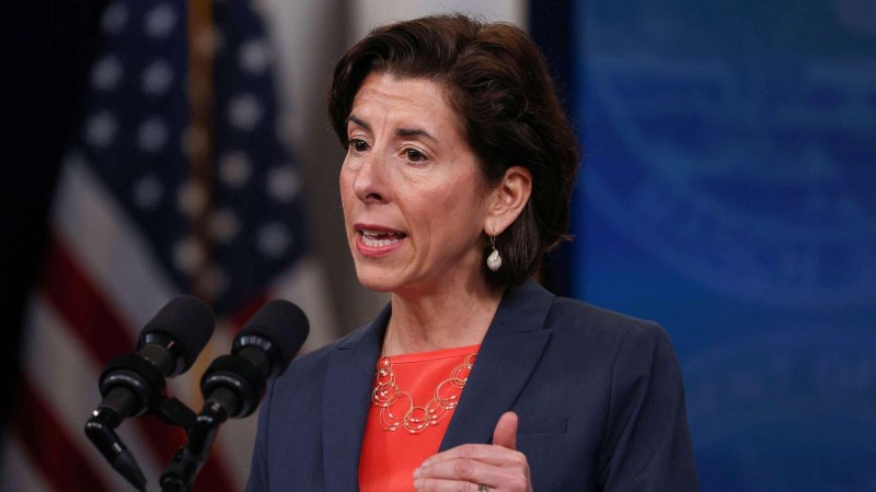 Bộ trưởng Thương mại Mỹ Gina Raimondo: mỗi quả tên lửa Javelin cần tới 250 con chip.