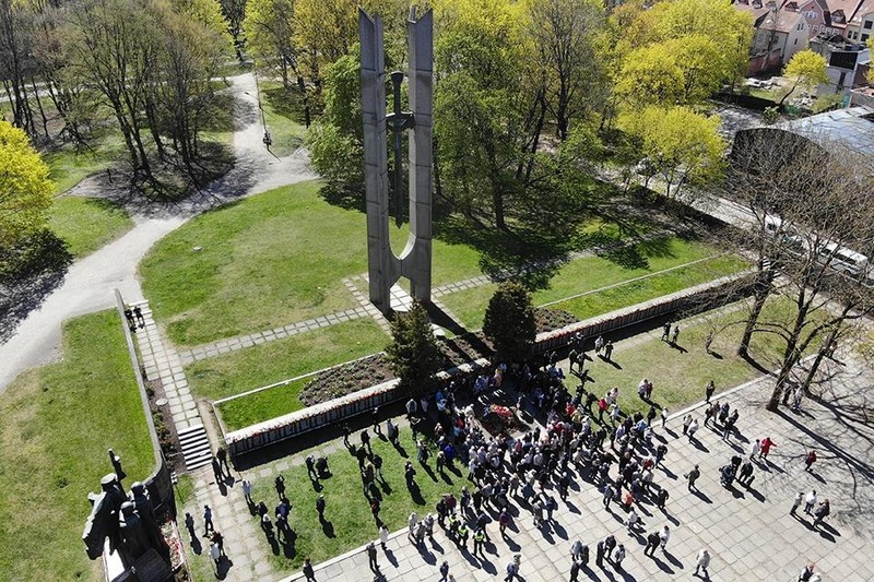 Quần thể tượng đài sẽ bị đập bỏ (Ảnh: Guancha).