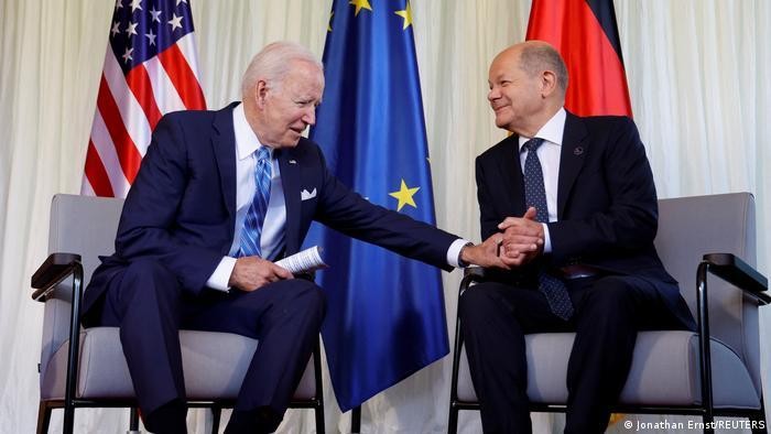 Tổng thống Mỹ Joe Biden và Thủ tướng Đức Olaf Scholz (Ảnh Reuters).