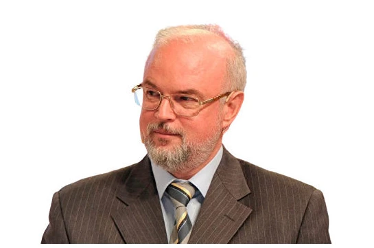 Ông Yuri Knutov: việc quân Nga rút khỏi Đảo Rắn là cần thiết (Ảnh: QQ).